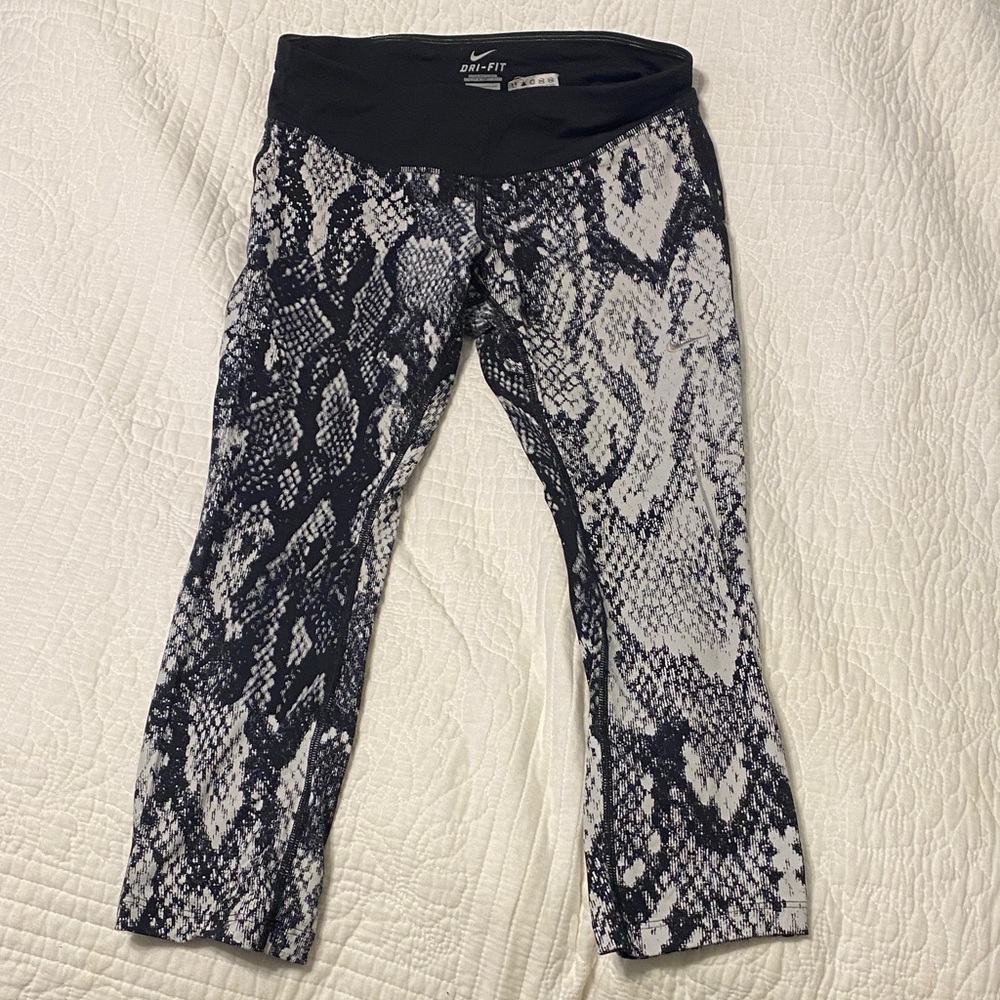 Nike Black and White Patterned Leggings